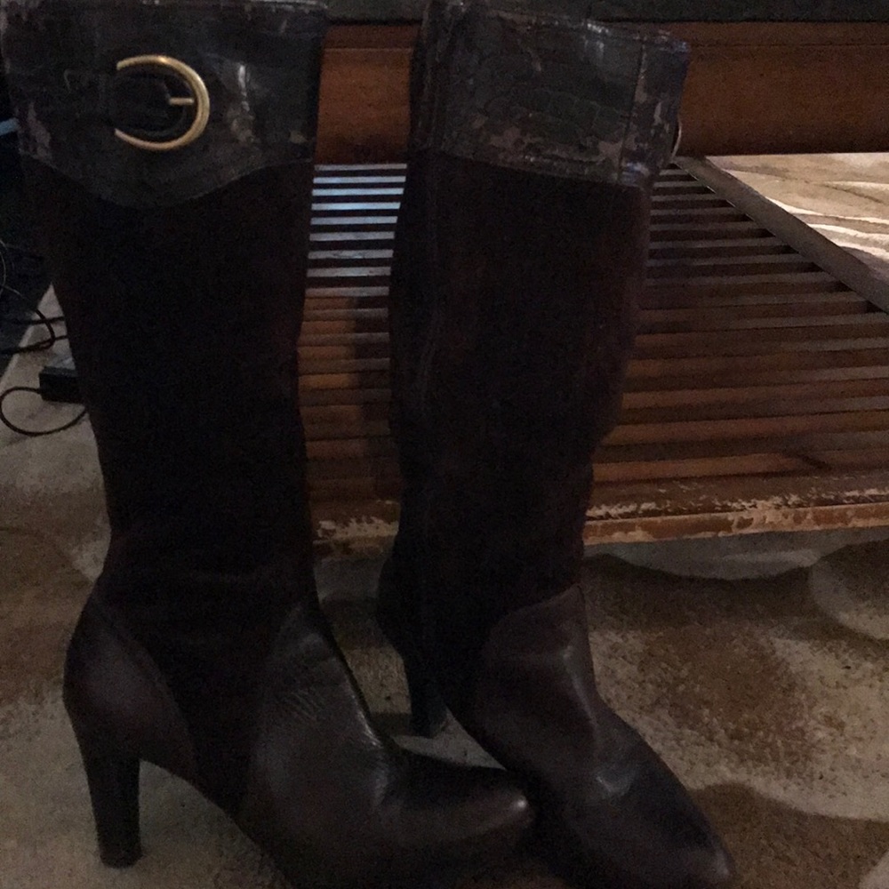 Boots - Picture 2 of 4